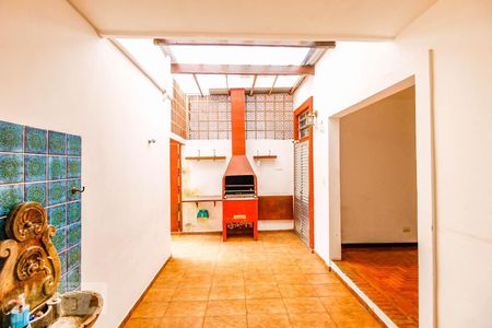 Casa à venda com 200m², 3 quartos e 2 vagas Casa à venda com 200m², 3 quartos e 2 vagasQuintal