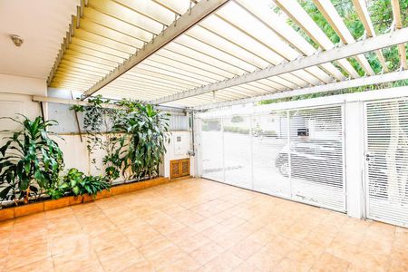 Casa à venda com 200m², 3 quartos e 2 vagas Casa à venda com 200m², 3 quartos e 2 vagasGaragem