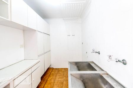 Casa à venda com 200m², 3 quartos e 2 vagas Casa à venda com 200m², 3 quartos e 2 vagasÁrea de Serviço