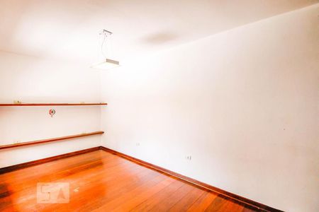 Casa à venda com 200m², 3 quartos e 2 vagas Casa à venda com 200m², 3 quartos e 2 vagasQuarto 2