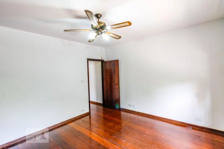 Casa à venda com 200m², 3 quartos e 2 vagas Casa à venda com 200m², 3 quartos e 2 vagasSuíte