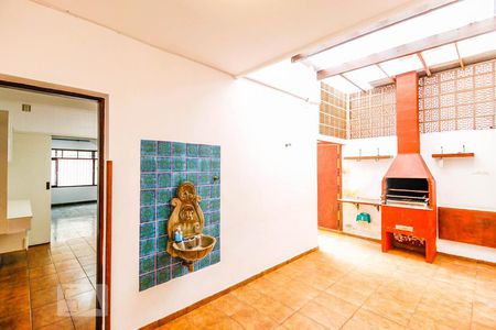 Casa à venda com 200m², 3 quartos e 2 vagas Casa à venda com 200m², 3 quartos e 2 vagasQuintal