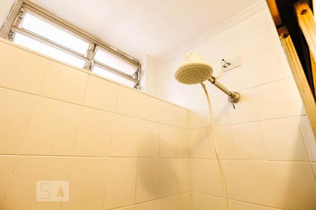 Casa à venda com 200m², 3 quartos e 2 vagas Casa à venda com 200m², 3 quartos e 2 vagasBanheiro de Serviço