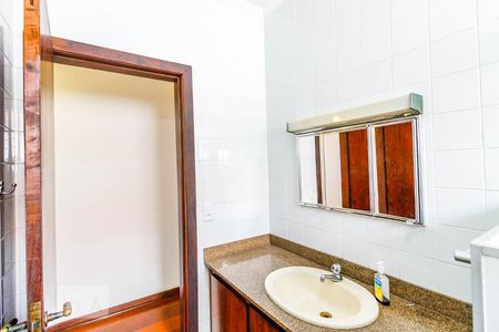 Banheiro de casa à venda com 3 quartos, 200m² em Campo Belo, São Paulo