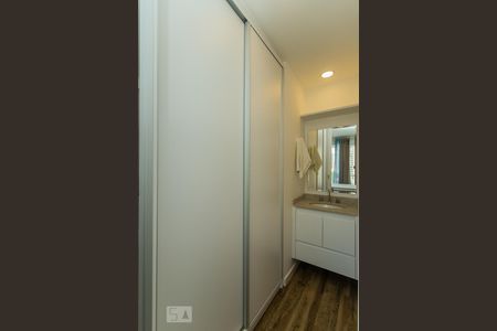 Studio para alugar com 30m², 1 quarto e 1 vaga Studio para alugar com 30m², 1 quarto e 1 vagaBanheiro