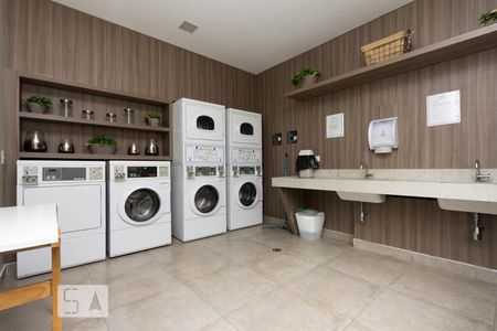 Studio para alugar com 30m², 1 quarto e 1 vaga Studio para alugar com 30m², 1 quarto e 1 vagaLavanderia