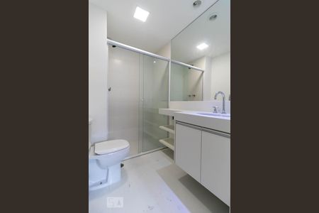 Banheiro da suíte 1 de apartamento para alugar com 2 quartos, 56m² em Jardim Paulista, São Paulo