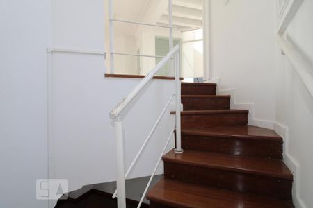 Escada de apartamento para alugar com 4 quartos, 350m² em Campo Belo, São Paulo