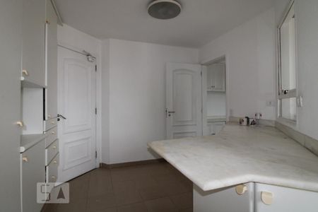 Apartamento à venda com 350m², 4 quartos e 5 vagasCozinha