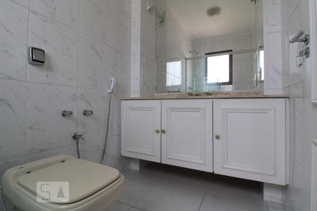 Apartamento à venda com 350m², 4 quartos e 5 vagasBanheiro da suíte 3