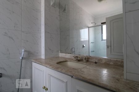 Apartamento à venda com 350m², 4 quartos e 5 vagasBanheiro da suíte 3