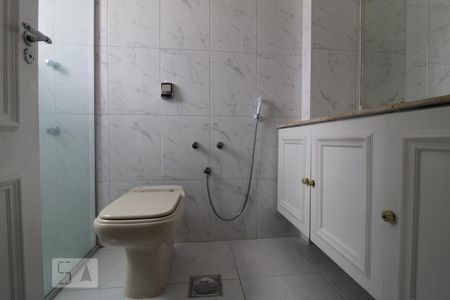 Apartamento à venda com 350m², 4 quartos e 5 vagasBanheiro da suíte 3