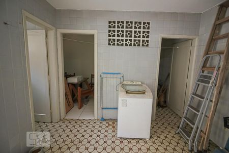 Casa à venda com 250m², 4 quartos e 5 vagasLavanderia