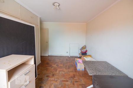 Casa à venda com 250m², 4 quartos e 5 vagasEdicula Quarto