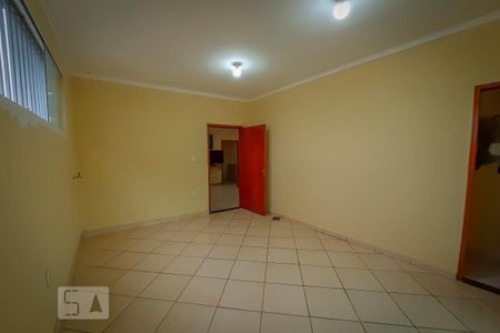 Casa à venda com 137m², 3 quartos e 6 vagasEscritório 1
