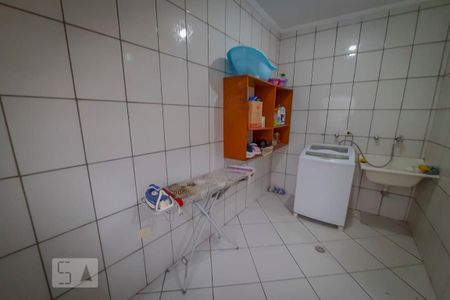 Casa à venda com 137m², 3 quartos e 6 vagasLavanderia