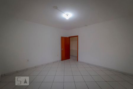 Casa à venda com 137m², 3 quartos e 6 vagasSala  2  -  Escritório