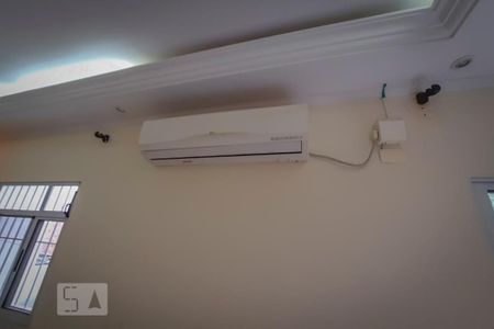 Ar Condicionado Sala de casa à venda com 3 quartos, 137m² em Vila Antonieta, São Paulo