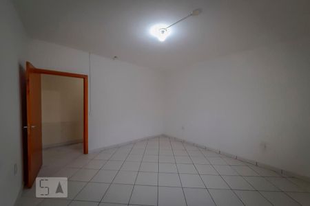 Casa à venda com 137m², 3 quartos e 6 vagasSala  2  -  Escritório