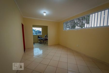 Casa à venda com 137m², 3 quartos e 6 vagasEscritório 1
