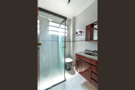 Banheiro de apartamento à venda com 1 quarto, 50m² em Taboão, São Bernardo do Campo