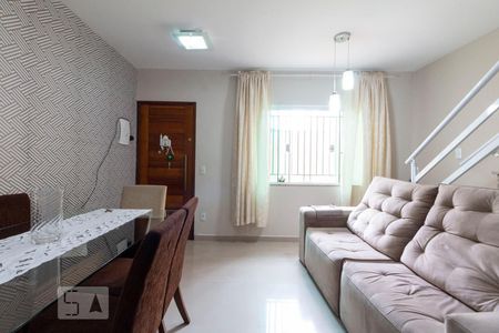 Sala de casa de condomínio à venda com 2 quartos, 82m² em Cidade Antônio Estevão de Carvalho, São Paulo