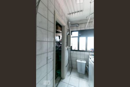 Area de Serviços de apartamento para alugar com 3 quartos, 81m² em Bosque da Saúde, São Paulo