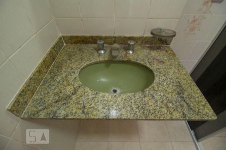 Apartamento à venda com 108m², 4 quartos e 3 vagasBanheiro da Suíte 2