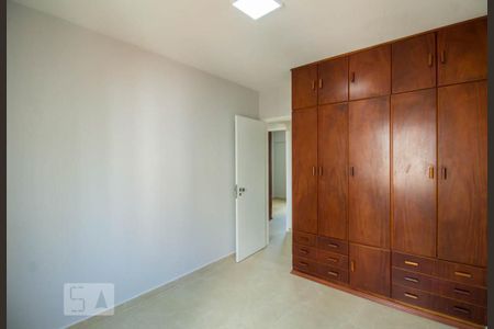 Apartamento à venda com 108m², 4 quartos e 3 vagasQuarto 2