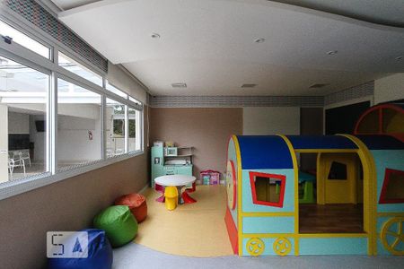 Apartamento à venda com 119m², 3 quartos e 2 vagas Apartamento à venda com 119m², 3 quartos e 2 vagasÁrea Comum - Playground