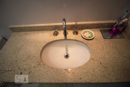 Apartamento à venda com 119m², 3 quartos e 2 vagas Apartamento à venda com 119m², 3 quartos e 2 vagasBanheiro da Suíte