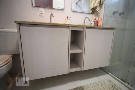 Apartamento à venda com 119m², 3 quartos e 2 vagas Apartamento à venda com 119m², 3 quartos e 2 vagasQuarto 3 - Suíte