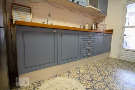 Apartamento à venda com 119m², 3 quartos e 2 vagas Apartamento à venda com 119m², 3 quartos e 2 vagasCozinha - Armários