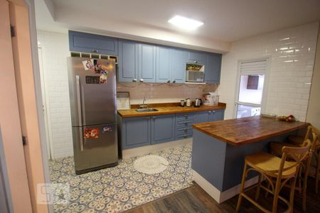 Apartamento à venda com 119m², 3 quartos e 2 vagas Apartamento à venda com 119m², 3 quartos e 2 vagasCozinha