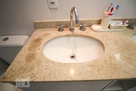 Apartamento à venda com 119m², 3 quartos e 2 vagas Apartamento à venda com 119m², 3 quartos e 2 vagasQuarto 3 - Suíte