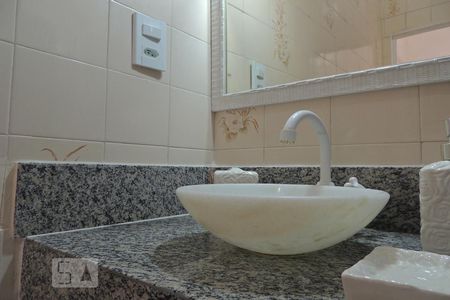 Apartamento à venda com 68m², 2 quartos e 1 vagaBanheiro Social