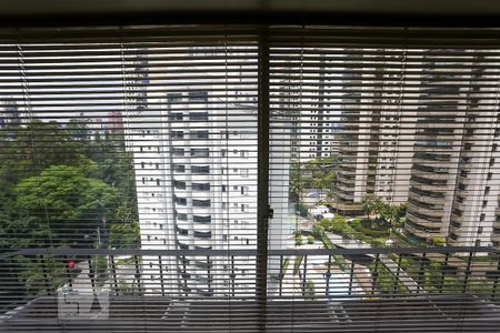 Sala vista de apartamento para alugar com 2 quartos, 102m² em Vila Suzana, São Paulo