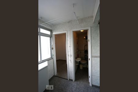 Área de Serviço de apartamento para alugar com 2 quartos, 102m² em Vila Suzana, São Paulo