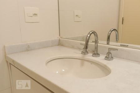 Studio à venda com 50m², 1 quarto e 1 vagaDetalhe banheiro social - Pia