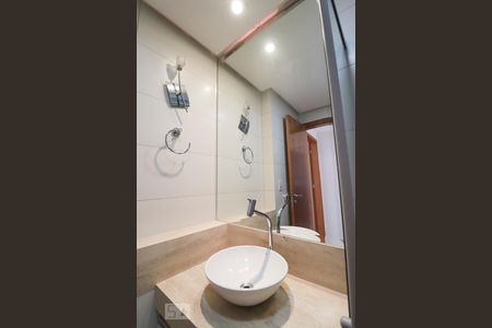 Apartamento para alugar com 68m², 2 quartos e 1 vagaBanheiro social