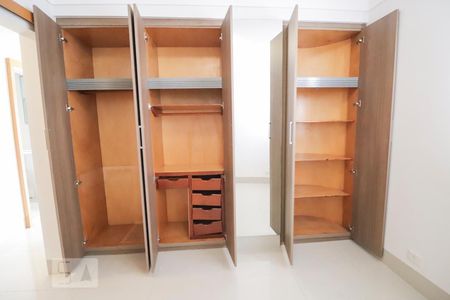 Apartamento para alugar com 68m², 2 quartos e 1 vagaQuarto 1