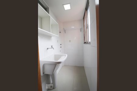 Apartamento para alugar com 68m², 2 quartos e 1 vagaÁrea de serviço