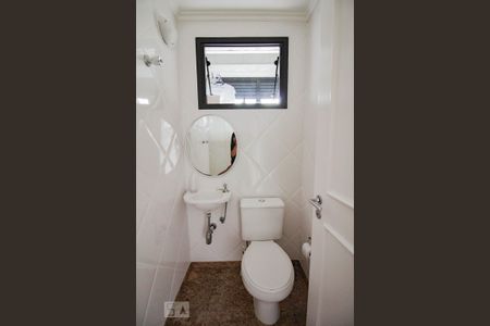 Apartamento à venda com 260m², 4 quartos e 4 vagasBanheiro de Serviço