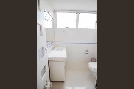 Apartamento à venda com 260m², 4 quartos e 4 vagasBanheiro