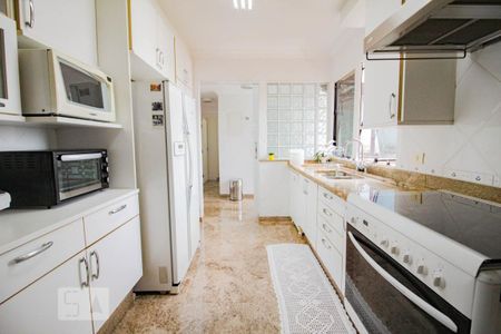 Apartamento à venda com 260m², 4 quartos e 4 vagasCozinha