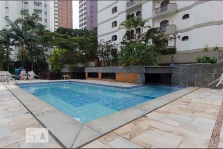 Apartamento à venda com 260m², 4 quartos e 4 vagasÁrea comum - Piscina