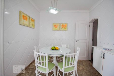 Apartamento à venda com 260m², 4 quartos e 4 vagasCozinha