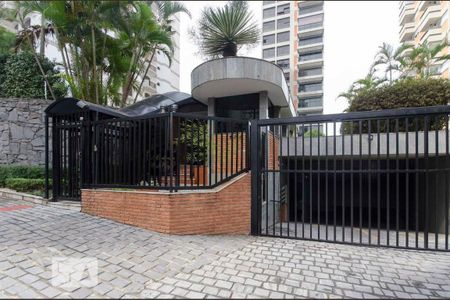 Apartamento à venda com 260m², 4 quartos e 4 vagasFachada