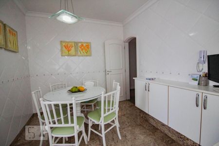 Apartamento à venda com 260m², 4 quartos e 4 vagasCozinha