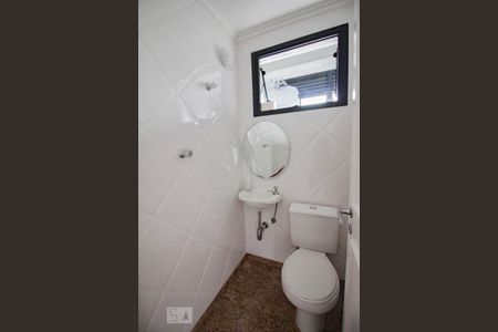 Apartamento à venda com 260m², 4 quartos e 4 vagasBanheiro de Serviço